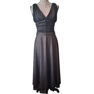 Connected Apparel Sheer V-neck Elegant Evening Dress. Size 10